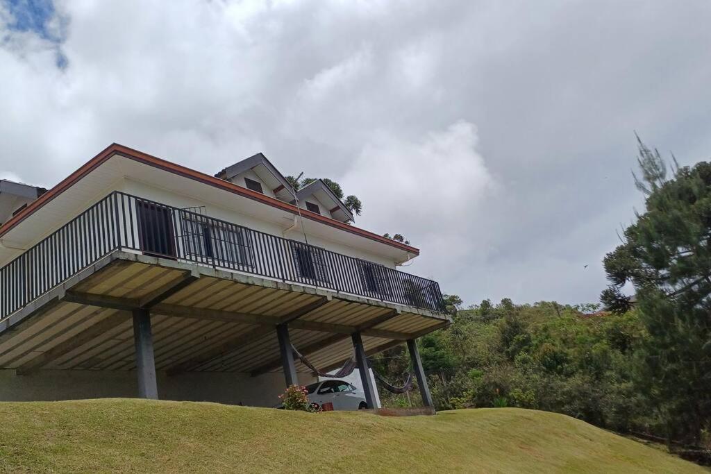 Linda Casa Em * Campos do Jordão