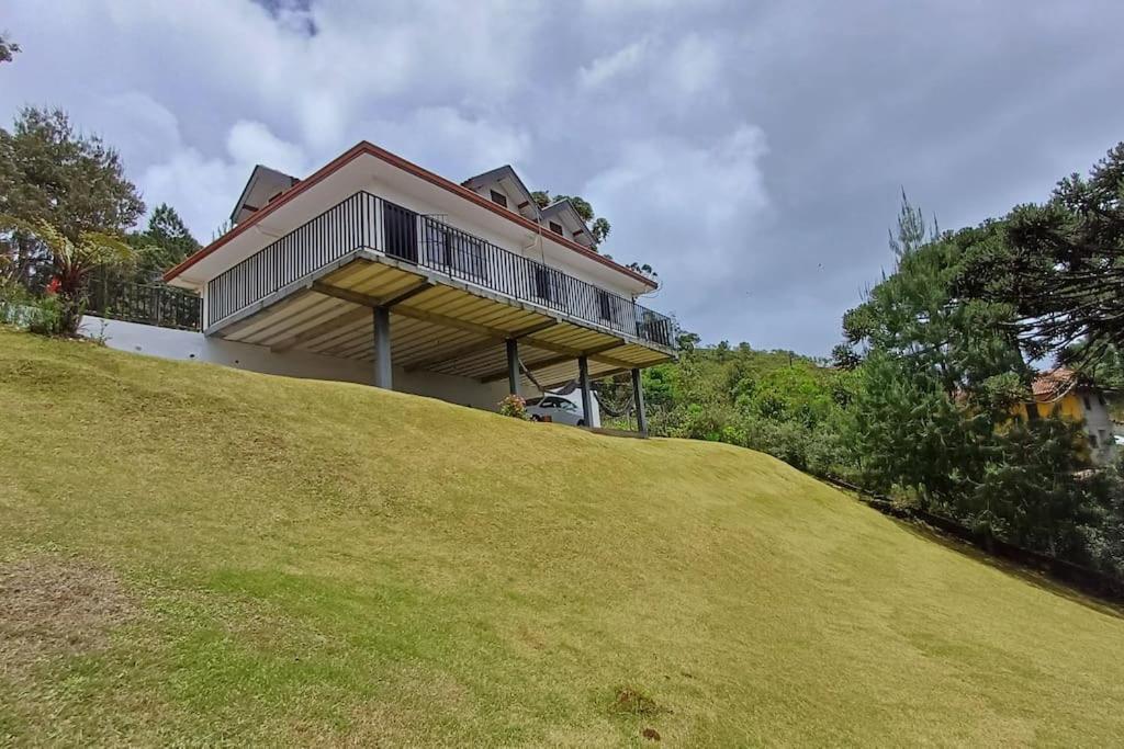 Linda Casa Em * Campos do Jordão